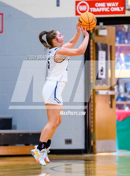 Thumbnail 2 in South Davidson vs Trinity (Davidson-Randolph Christmas Classic) photogallery.