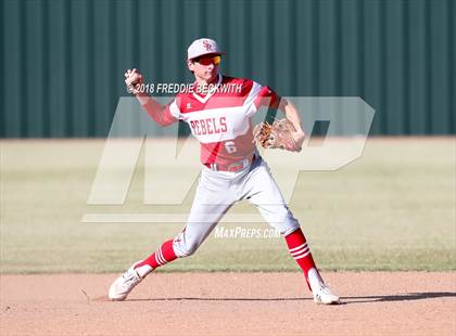 Thumbnail 3 in Sam Rayburn vs. Bells (UIL 2A Quarterfinal) photogallery.