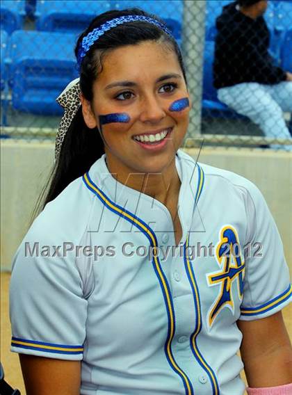 Thumbnail 2 in Charter Oak vs. Bishop Amat photogallery.