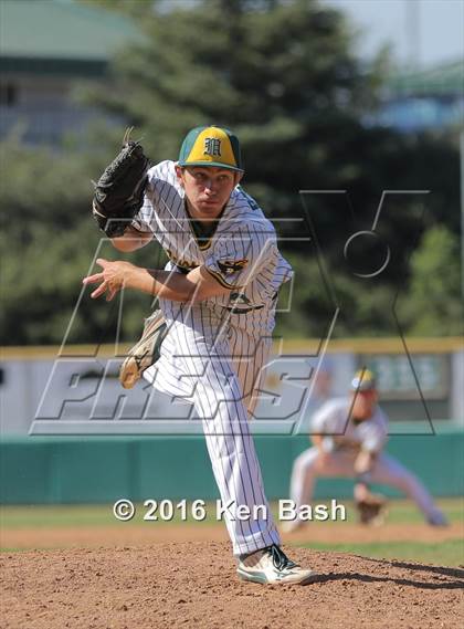 Thumbnail 3 in Camarillo @ Moorpark photogallery.