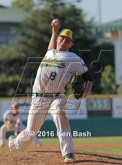 Thumbnail 2 in Camarillo @ Moorpark photogallery.