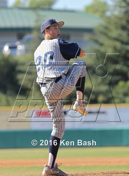 Thumbnail 3 in Camarillo @ Moorpark photogallery.