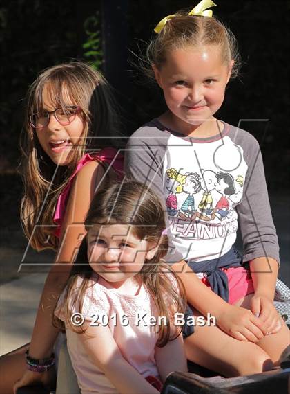Thumbnail 2 in Camarillo @ Moorpark photogallery.