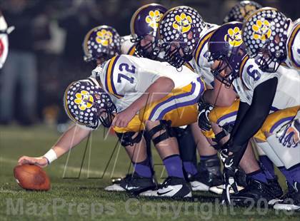 Thumbnail 2 in La Grange vs. Carthage (UIL 3A D1 Semifinal Playoff) photogallery.