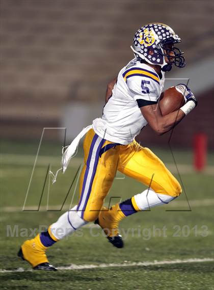 Thumbnail 3 in La Grange vs. Carthage (UIL 3A D1 Semifinal Playoff) photogallery.