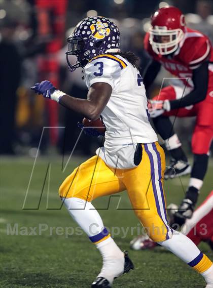 Thumbnail 1 in La Grange vs. Carthage (UIL 3A D1 Semifinal Playoff) photogallery.