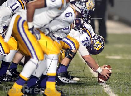 Thumbnail 3 in La Grange vs. Carthage (UIL 3A D1 Semifinal Playoff) photogallery.