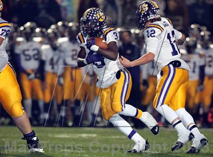 Thumbnail 1 in La Grange vs. Carthage (UIL 3A D1 Semifinal Playoff) photogallery.