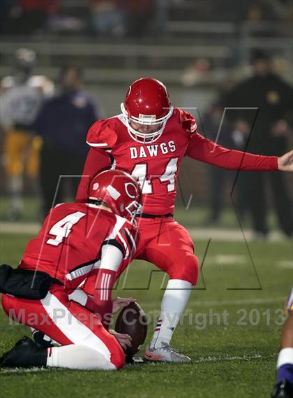 Thumbnail 2 in La Grange vs. Carthage (UIL 3A D1 Semifinal Playoff) photogallery.