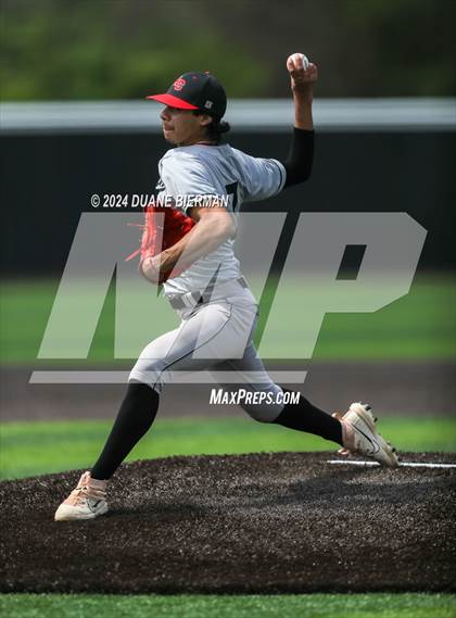 Thumbnail 3 in Lewisburg vs. Augusta Christian photogallery.