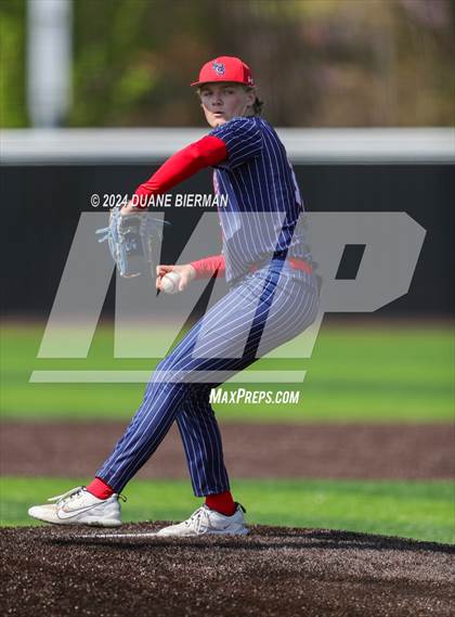 Thumbnail 2 in Lewisburg vs. Augusta Christian photogallery.