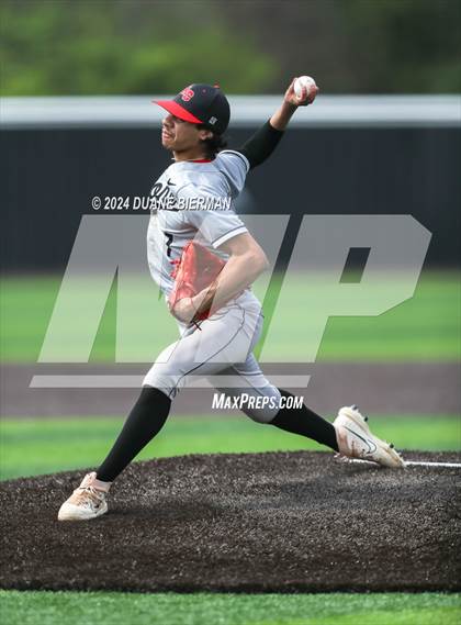 Thumbnail 1 in Lewisburg vs. Augusta Christian photogallery.