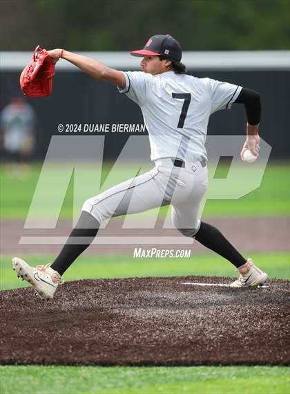 Thumbnail 2 in Lewisburg vs. Augusta Christian photogallery.