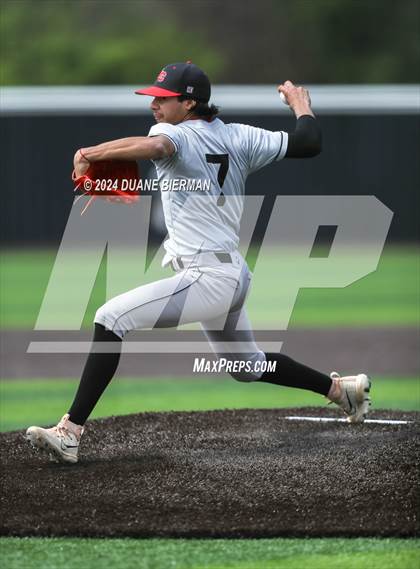 Thumbnail 3 in Lewisburg vs. Augusta Christian photogallery.