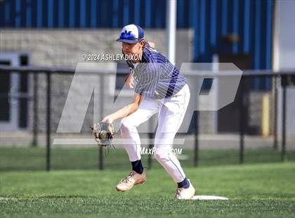 Thumbnail 1 in St. Clair vs Marysville (MHSAA Divsion 2 District 59 Semifinal) photogallery.