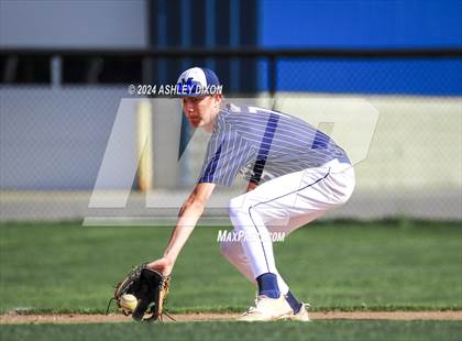 Thumbnail 3 in St. Clair vs Marysville (MHSAA Divsion 2 District 59 Semifinal) photogallery.