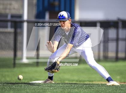 Thumbnail 3 in St. Clair vs Marysville (MHSAA Divsion 2 District 59 Semifinal) photogallery.