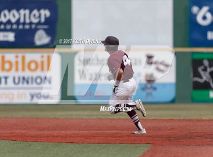 Thumbnail 2 in Bridge City vs. Silsbee  (UIL 4A Region 3 Quarterfinal) photogallery.