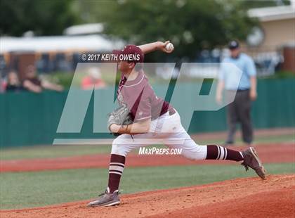 Thumbnail 3 in Bridge City vs. Silsbee  (UIL 4A Region 3 Quarterfinal) photogallery.