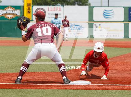 Thumbnail 2 in Bridge City vs. Silsbee  (UIL 4A Region 3 Quarterfinal) photogallery.