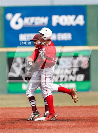 Thumbnail 3 in Bridge City vs. Silsbee  (UIL 4A Region 3 Quarterfinal) photogallery.