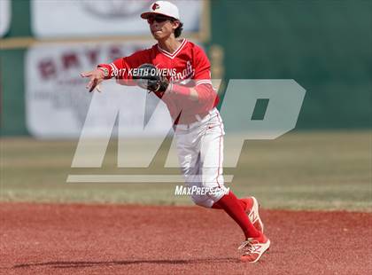 Thumbnail 1 in Bridge City vs. Silsbee  (UIL 4A Region 3 Quarterfinal) photogallery.