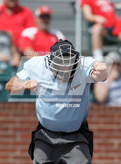 Thumbnail 2 in Bridge City vs. Silsbee  (UIL 4A Region 3 Quarterfinal) photogallery.