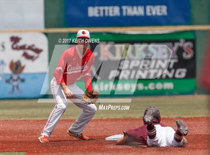 Thumbnail 3 in Bridge City vs. Silsbee  (UIL 4A Region 3 Quarterfinal) photogallery.