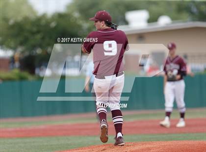 Thumbnail 2 in Bridge City vs. Silsbee  (UIL 4A Region 3 Quarterfinal) photogallery.