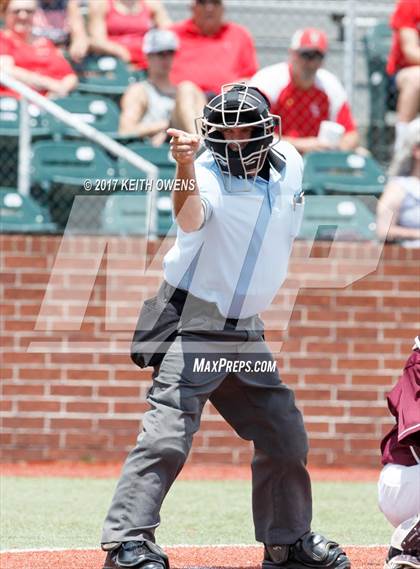 Thumbnail 1 in Bridge City vs. Silsbee  (UIL 4A Region 3 Quarterfinal) photogallery.