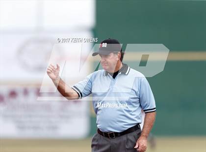 Thumbnail 1 in Bridge City vs. Silsbee  (UIL 4A Region 3 Quarterfinal) photogallery.