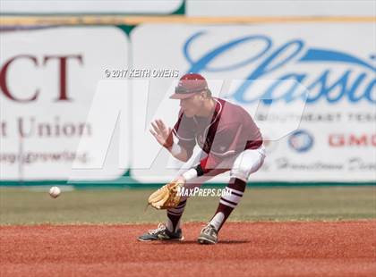 Thumbnail 3 in Bridge City vs. Silsbee  (UIL 4A Region 3 Quarterfinal) photogallery.