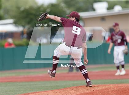 Thumbnail 1 in Bridge City vs. Silsbee  (UIL 4A Region 3 Quarterfinal) photogallery.