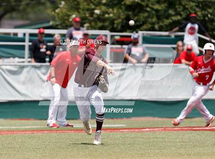 Thumbnail 3 in Bridge City vs. Silsbee  (UIL 4A Region 3 Quarterfinal) photogallery.