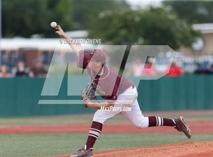 Thumbnail 3 in Bridge City vs. Silsbee  (UIL 4A Region 3 Quarterfinal) photogallery.