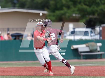 Thumbnail 1 in Bridge City vs. Silsbee  (UIL 4A Region 3 Quarterfinal) photogallery.