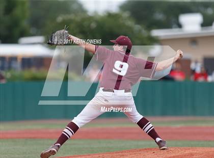 Thumbnail 3 in Bridge City vs. Silsbee  (UIL 4A Region 3 Quarterfinal) photogallery.