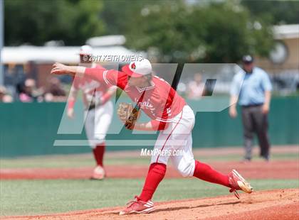 Thumbnail 3 in Bridge City vs. Silsbee  (UIL 4A Region 3 Quarterfinal) photogallery.