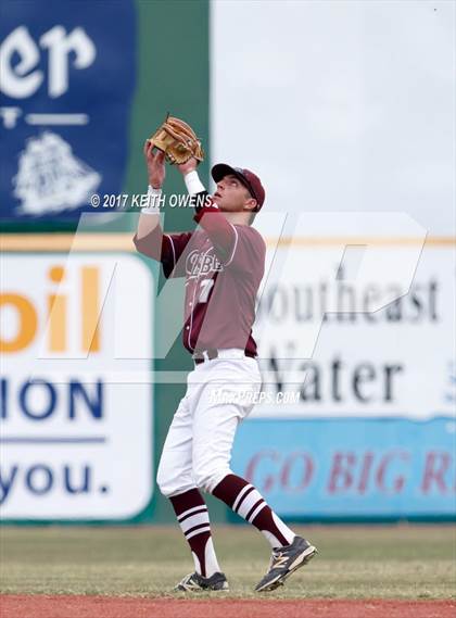 Thumbnail 3 in Bridge City vs. Silsbee  (UIL 4A Region 3 Quarterfinal) photogallery.