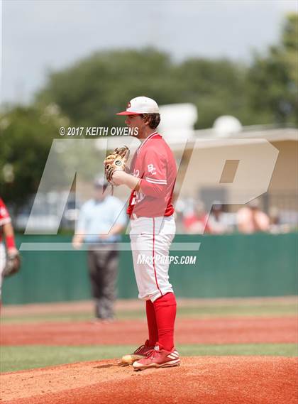 Thumbnail 3 in Bridge City vs. Silsbee  (UIL 4A Region 3 Quarterfinal) photogallery.