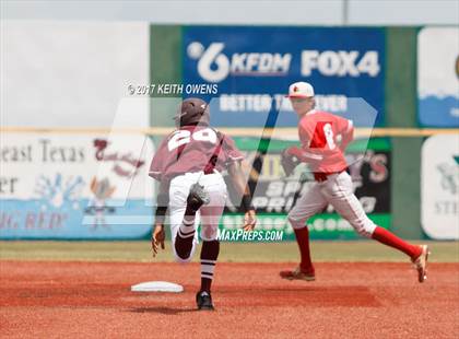 Thumbnail 1 in Bridge City vs. Silsbee  (UIL 4A Region 3 Quarterfinal) photogallery.