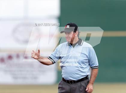 Thumbnail 2 in Bridge City vs. Silsbee  (UIL 4A Region 3 Quarterfinal) photogallery.