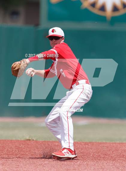 Thumbnail 3 in Bridge City vs. Silsbee  (UIL 4A Region 3 Quarterfinal) photogallery.