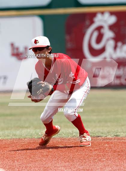 Thumbnail 2 in Bridge City vs. Silsbee  (UIL 4A Region 3 Quarterfinal) photogallery.