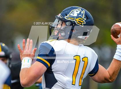 Thumbnail 3 in Victor @ McQuaid Jesuit (NYSPHSAA Section 5 Class AA Football Final) photogallery.