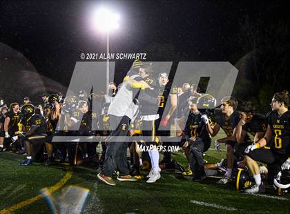 Thumbnail 2 in Victor @ McQuaid Jesuit (NYSPHSAA Section 5 Class AA Football Final) photogallery.