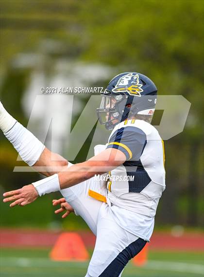 Thumbnail 1 in Victor @ McQuaid Jesuit (NYSPHSAA Section 5 Class AA Football Final) photogallery.