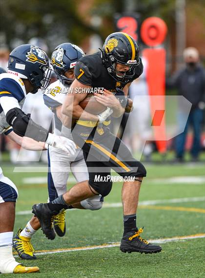 Thumbnail 1 in Victor @ McQuaid Jesuit (NYSPHSAA Section 5 Class AA Football Final) photogallery.