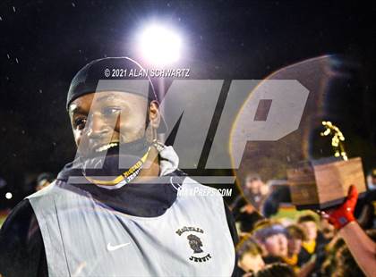 Thumbnail 3 in Victor @ McQuaid Jesuit (NYSPHSAA Section 5 Class AA Football Final) photogallery.