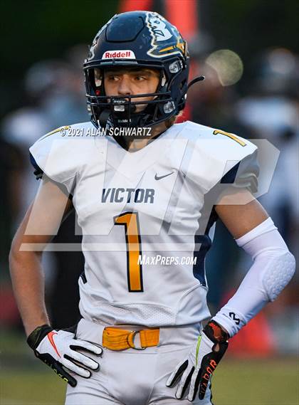 Thumbnail 2 in Victor @ McQuaid Jesuit (NYSPHSAA Section 5 Class AA Football Final) photogallery.